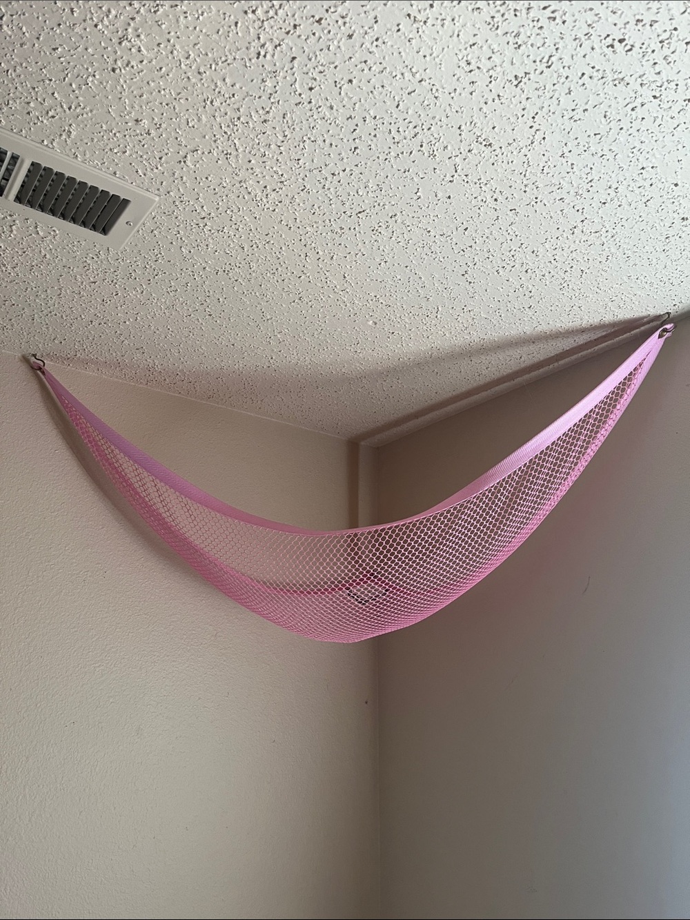 Kids Pink Mesh Hanging Stuffed Animal/Toy Storage Net